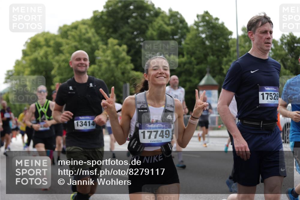 29.06.2025 - hella hamburg halbmarathon Jannik Wohlers http://msf.ph/oto/8279117 29.06.2025 10:34:52 Lombardsbrücke 1284, 1497, 1717, 1849, 2198, 2376, 2751, 3409, 3828, 3958, 4564, 4703, 4704, 5027, 5531, 6029, 6189, 6365, 6471, 6803, 6859, 7267, 7927, 8249, 8296, 10393, 10531, 10565, 11233, 11320, 11359, 11565, 11838, 11839, 11886, 12062, 12326, 12338, 12625, 13414, 13537, 13539, 13623, 14392, 14735, 15211, 15405, 15601, 15704, 15783, 16002, 16010, 16431, 16690, 16778, 16860, 17526, 17690, 17749, 17935, 18054, 18269, 18375, 18823, 19061 meine-sportfotos.de