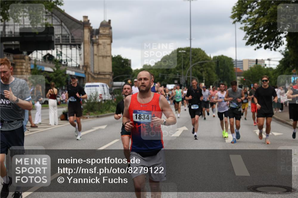 29.06.2025 - hella hamburg halbmarathon Yannick Fuchs http://msf.ph/oto/8279122 29.06.2025 10:49:36 20KM 1179, 1193, 1834, 2612, 3037, 3058, 3668, 4249, 4897, 5643, 5672, 6569, 6591, 6924, 7147, 7221, 7594, 7976, 8255, 8573, 8691, 9361, 9562, 10582, 11039, 11231, 12196, 12248, 12545, 13234, 13236, 13470, 14365, 15184, 15300, 15484, 15584, 15818, 15884, 16108, 16176, 16213, 16334, 16401, 16521, 16609, 16786, 17133, 17259, 17603, 17615, 17640, 17642, 17734, 17940, 18064, 18212, 18290, 18741, 18746, 18835, 19047, 19120 meine-sportfotos.de