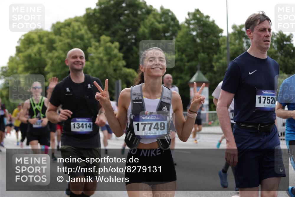 29.06.2025 - hella hamburg halbmarathon Jannik Wohlers http://msf.ph/oto/8279131 29.06.2025 10:34:52 Lombardsbrücke 1284, 1497, 1717, 1849, 2198, 2376, 2751, 3409, 3828, 3958, 4564, 4703, 4704, 5027, 5531, 6029, 6189, 6365, 6471, 6803, 6859, 7267, 7927, 8249, 8296, 10393, 10531, 10565, 11233, 11320, 11359, 11565, 11838, 11839, 11886, 12062, 12326, 12338, 12625, 13414, 13537, 13539, 13623, 14392, 14735, 15211, 15405, 15601, 15704, 15783, 16002, 16010, 16431, 16690, 16778, 16860, 17526, 17690, 17749, 17935, 18054, 18269, 18375, 18823, 19061 meine-sportfotos.de