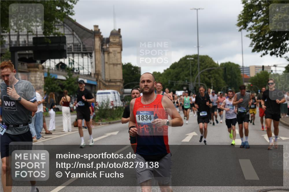 29.06.2025 - hella hamburg halbmarathon Yannick Fuchs http://msf.ph/oto/8279138 29.06.2025 10:49:36 20KM 1179, 1193, 1834, 2612, 3037, 3058, 3668, 4249, 4897, 5643, 5672, 6569, 6591, 6924, 7147, 7221, 7594, 7976, 8255, 8573, 8691, 9361, 9562, 10582, 11039, 11231, 12196, 12248, 12545, 13234, 13236, 13470, 14365, 15184, 15300, 15484, 15584, 15818, 15884, 16108, 16176, 16213, 16334, 16401, 16521, 16609, 16786, 17133, 17259, 17603, 17615, 17640, 17642, 17734, 17940, 18064, 18212, 18290, 18741, 18746, 18835, 19047, 19120 meine-sportfotos.de