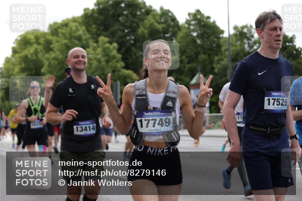 29.06.2025 - hella hamburg halbmarathon Jannik Wohlers http://msf.ph/oto/8279146 29.06.2025 10:34:52 Lombardsbrücke 1284, 1497, 1717, 1849, 2198, 2376, 2751, 3409, 3828, 3958, 4564, 4703, 4704, 5027, 5531, 6029, 6189, 6365, 6471, 6803, 6859, 7267, 7927, 8249, 8296, 10393, 10531, 10565, 11233, 11320, 11359, 11565, 11838, 11839, 11886, 12062, 12326, 12338, 12625, 13414, 13537, 13539, 13623, 14392, 14735, 15211, 15405, 15601, 15704, 15783, 16002, 16010, 16431, 16690, 16778, 16860, 17526, 17690, 17749, 17935, 18054, 18269, 18375, 18823, 19061 meine-sportfotos.de