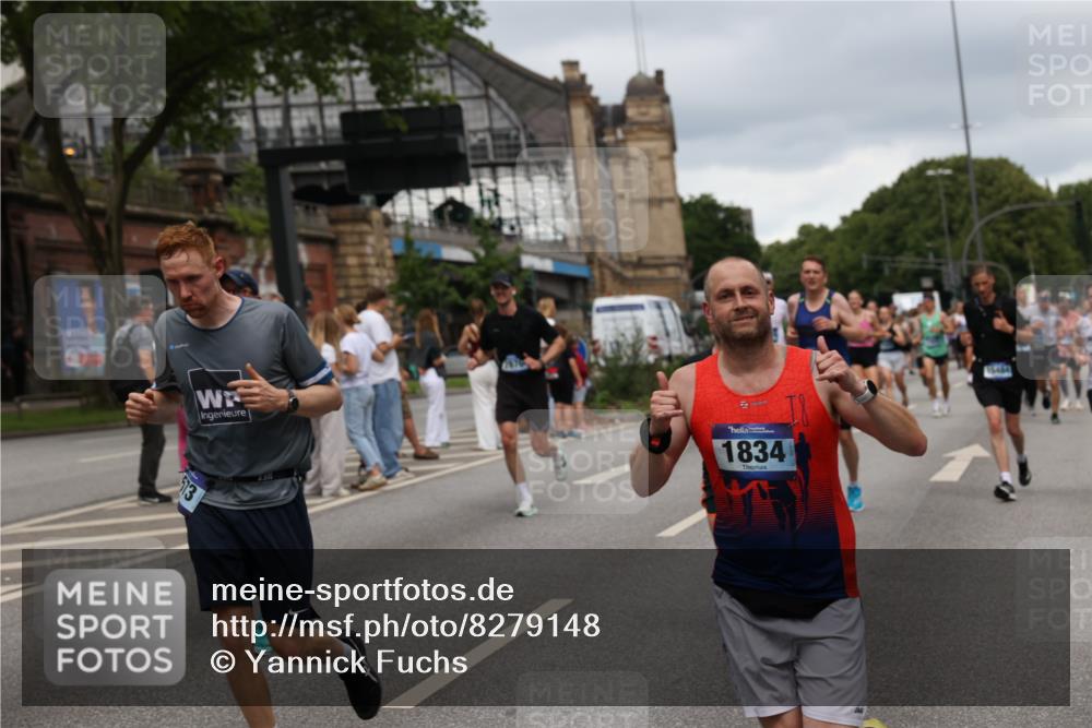29.06.2025 - hella hamburg halbmarathon Yannick Fuchs http://msf.ph/oto/8279148 29.06.2025 10:49:36 20KM 1179, 1193, 1834, 2612, 3037, 3058, 3668, 4249, 4897, 5643, 5672, 6569, 6591, 6924, 7147, 7221, 7594, 7976, 8255, 8573, 8691, 9361, 9562, 10582, 11039, 11231, 12196, 12248, 12545, 13234, 13236, 13470, 14365, 15184, 15300, 15484, 15584, 15818, 15884, 16108, 16176, 16213, 16334, 16401, 16521, 16609, 16786, 17133, 17259, 17603, 17615, 17640, 17642, 17734, 17940, 18064, 18212, 18290, 18741, 18746, 18835, 19047, 19120 meine-sportfotos.de