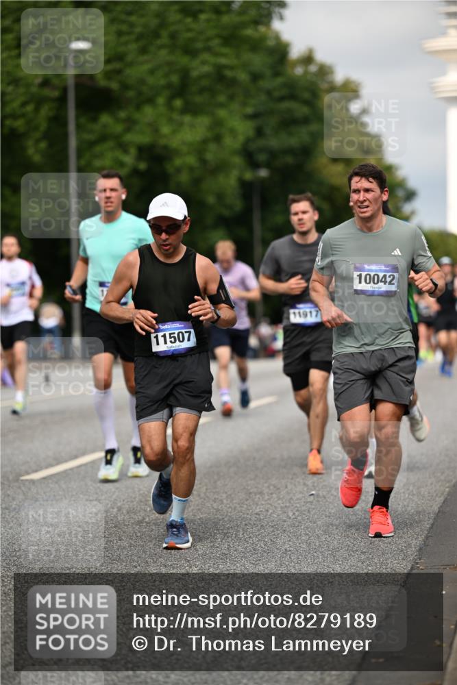29.06.2025 - hella hamburg halbmarathon Dr. Thomas Lammeyer http://msf.ph/oto/8279189 29.06.2025 10:15:44 Kennedybrücke 1062, 1166, 1790, 2661, 3837, 4227, 5254, 7370, 7474, 7571, 8368, 9254, 10042, 10428 meine-sportfotos.de
