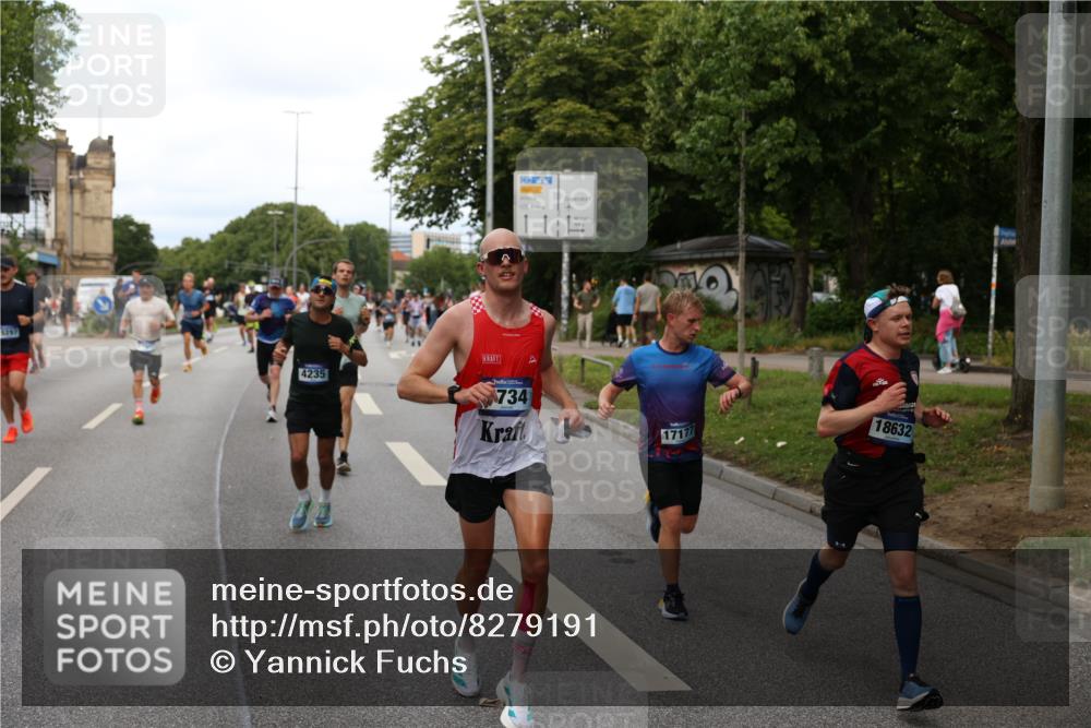 29.06.2025 - hella hamburg halbmarathon Yannick Fuchs http://msf.ph/oto/8279191 29.06.2025 10:37:22 20KM 1353, 1675, 1735, 2653, 4229, 4235, 5011, 5124, 5477, 7035, 7734, 9364, 9371, 9534, 9833, 10251, 11177, 11907, 12839, 13746, 13807, 14226, 14447, 14560, 14813, 15255, 15297, 15301, 15328, 15535, 15851, 15921, 16333, 16677, 17177, 17733, 17911, 18004, 18274, 18275, 18304, 18632, 18659, 18680, 18987 meine-sportfotos.de