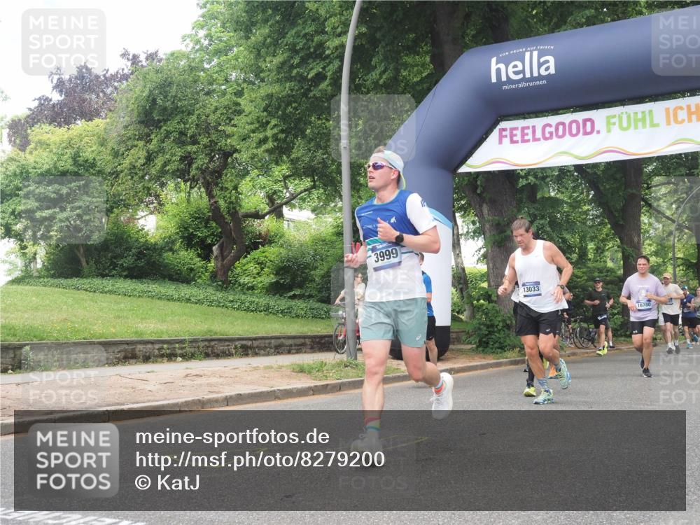 29.06.2025 - hella hamburg halbmarathon KatJ http://msf.ph/oto/8279200 29.06.2025 10:40:36 Zwischen KM18-KM19 3999, 6877, 7232 meine-sportfotos.de