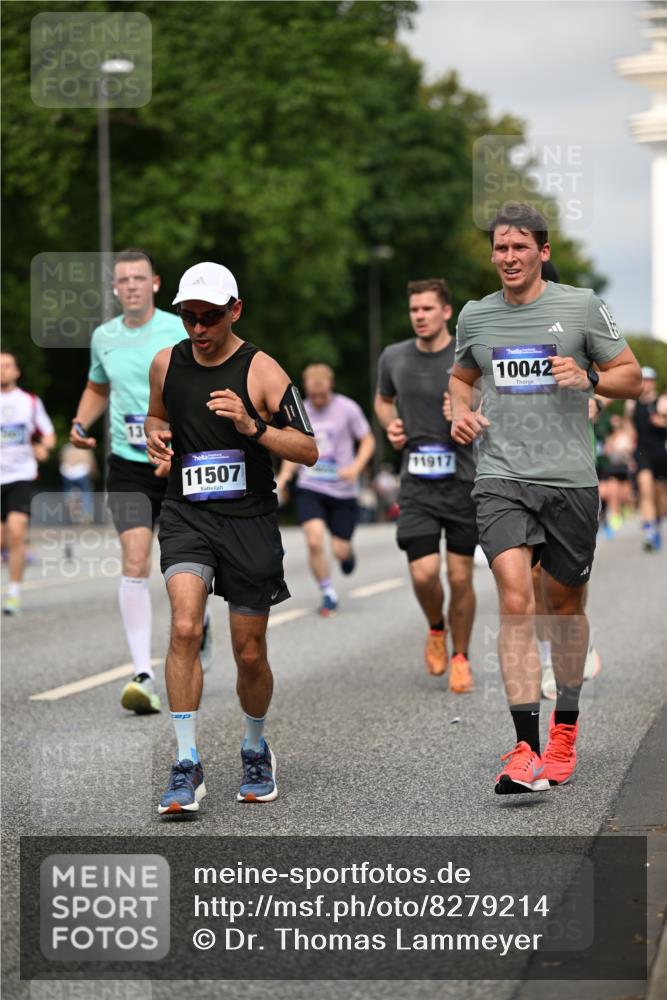 29.06.2025 - hella hamburg halbmarathon Dr. Thomas Lammeyer http://msf.ph/oto/8279214 29.06.2025 10:15:44 Kennedybrücke 1062, 1166, 1790, 2661, 3837, 4227, 5254, 7370, 7474, 7571, 8368, 9254, 10042, 10428 meine-sportfotos.de