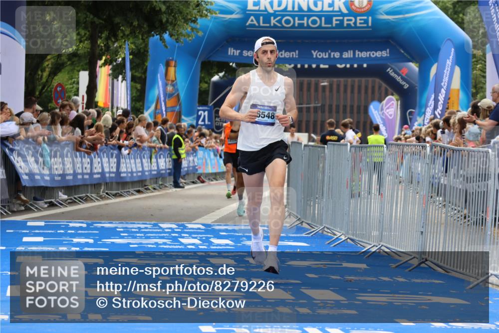 29.06.2025 - hella hamburg halbmarathon Strokosch-Dieckow http://msf.ph/oto/8279226 29.06.2025 10:22:50 Ziel 11624, 16548, 18328 meine-sportfotos.de