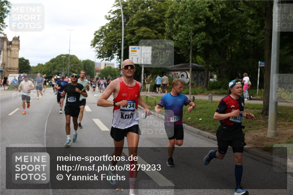 29.06.2025 - hella hamburg halbmarathon Yannick Fuchs http://msf.ph/oto/8279233 29.06.2025 10:37:22 20KM 1353, 1675, 1735, 2653, 4229, 4235, 5011, 5124, 5477, 7035, 7734, 9364, 9371, 9534, 9833, 10251, 11177, 11907, 12839, 13746, 13807, 14226, 14447, 14560, 14813, 15255, 15297, 15301, 15328, 15535, 15851, 15921, 16333, 16677, 17177, 17733, 17911, 18004, 18274, 18275, 18304, 18632, 18659, 18680, 18987 meine-sportfotos.de