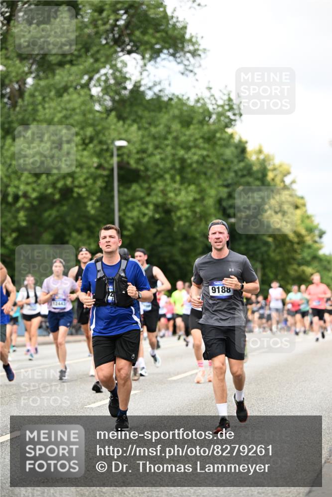 29.06.2025 - hella hamburg halbmarathon Dr. Thomas Lammeyer http://msf.ph/oto/8279261 29.06.2025 10:36:43 Kennedybrücke 1237, 1640, 1647, 2268, 3022, 3660, 3670, 3753, 4857, 5110, 5783, 5871, 5941, 6228, 6252, 6312, 6315, 6642, 7387, 7468, 7531, 7749, 7789, 8625, 8840, 8914, 9010, 9188, 9206, 9542, 9765, 10013, 10111, 10203, 10354, 10470, 10624, 10828, 11076, 11205, 11248 meine-sportfotos.de