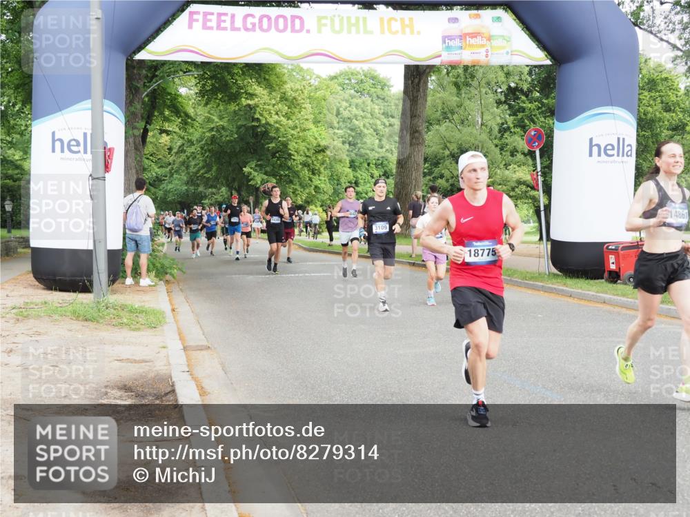 29.06.2025 - hella hamburg halbmarathon MichiJ http://msf.ph/oto/8279314 29.06.2025 10:31:58 Zwischen KM18-KM19 3109, 3124, 11469, 14667, 14798, 14861, 15862, 15932, 16105, 16301, 16314, 16547, 16677, 18775 meine-sportfotos.de