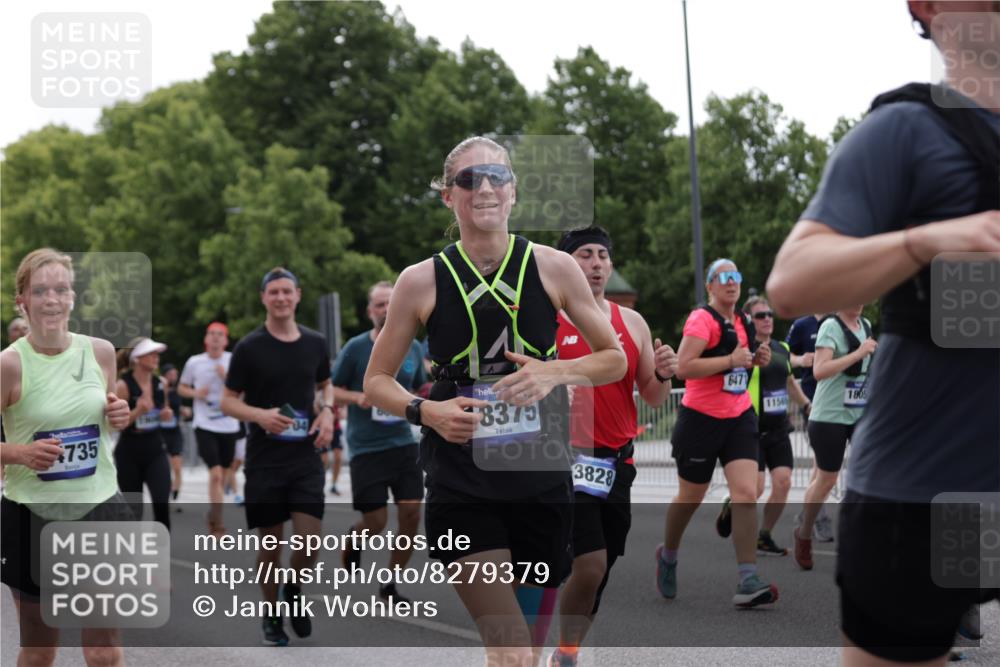 29.06.2025 - hella hamburg halbmarathon Jannik Wohlers http://msf.ph/oto/8279379 29.06.2025 10:34:54 Lombardsbrücke 1497, 1717, 1821, 2198, 2376, 2751, 3828, 3958, 4564, 4703, 4704, 5027, 5531, 5793, 6029, 6189, 6365, 6471, 6803, 6859, 7267, 7927, 8249, 8296, 10393, 10531, 10565, 11233, 11320, 11359, 11565, 11838, 11839, 11886, 12062, 12326, 12338, 12625, 13414, 13537, 13539, 14392, 14735, 15211, 15405, 15601, 15704, 15783, 16002, 16010, 16431, 16690, 16860, 17526, 17690, 17749, 17935, 18054, 18269, 18375, 18823, 19061 meine-sportfotos.de