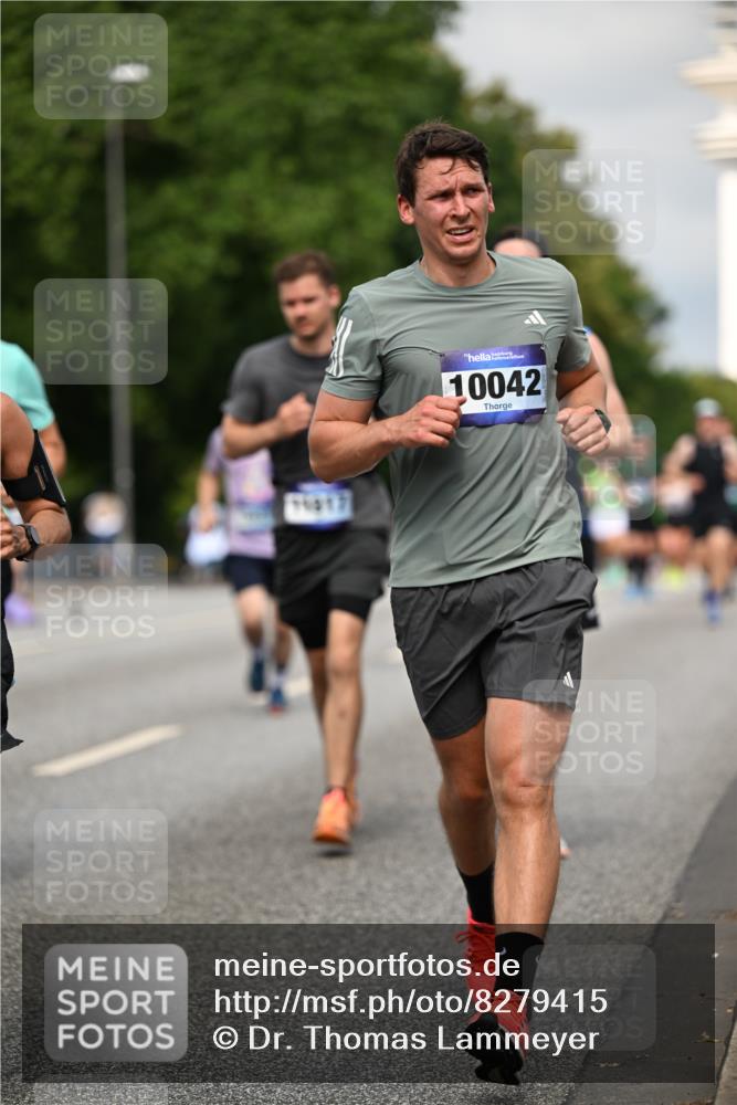 29.06.2025 - hella hamburg halbmarathon Dr. Thomas Lammeyer http://msf.ph/oto/8279415 29.06.2025 10:15:45 Kennedybrücke 1062, 1790, 2661, 3837, 5254, 7370, 7474, 7571, 8368, 9254, 10042, 10428 meine-sportfotos.de