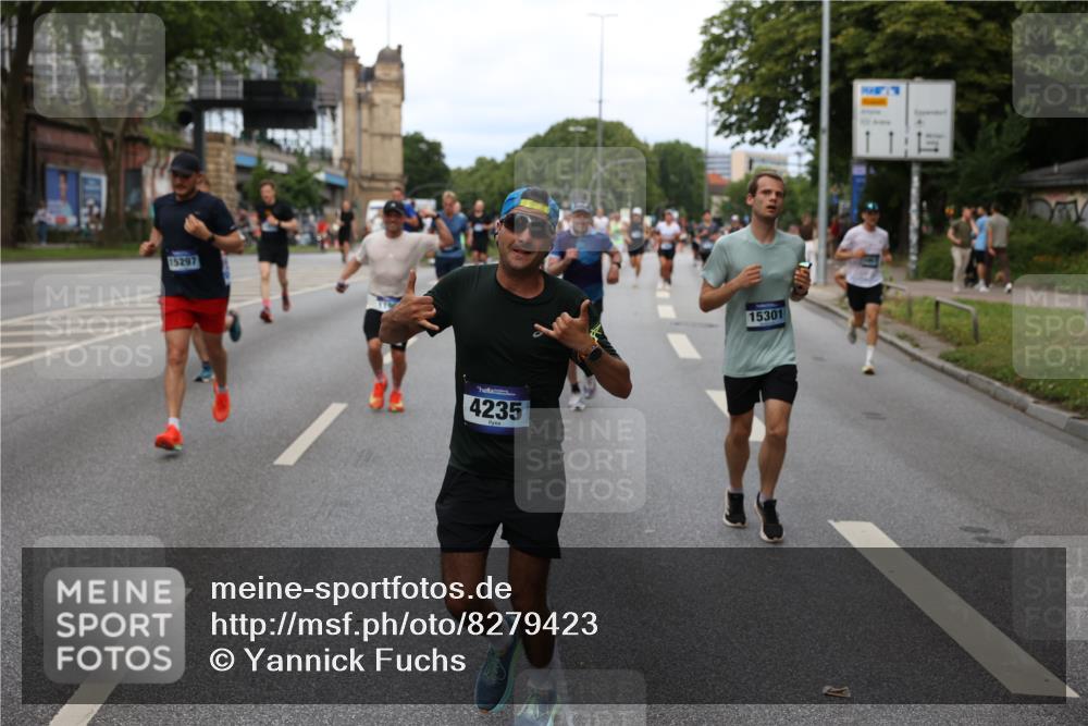 29.06.2025 - hella hamburg halbmarathon Yannick Fuchs http://msf.ph/oto/8279423 29.06.2025 10:37:23 20KM 1353, 1675, 1735, 2653, 4229, 4235, 5011, 5124, 5477, 7035, 7734, 9364, 9371, 9534, 9833, 10251, 11177, 11907, 12839, 13746, 13807, 14226, 14447, 14560, 14813, 15255, 15297, 15301, 15328, 15535, 15706, 15851, 15921, 16333, 16677, 17177, 17733, 17911, 18004, 18274, 18275, 18304, 18632, 18659, 18680, 18987 meine-sportfotos.de