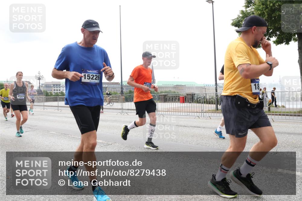 29.06.2025 - hella hamburg halbmarathon Lena Gebhardt http://msf.ph/oto/8279438 29.06.2025 10:35:14 Lombardsbrücke 5027, 4564, 15226, 42537, 18, 1284, 1497, 1717, 1821, 1849, 2001, 2198, 2355, 2376, 2751, 3409, 3828, 3958, 4333, 4564, 4703, 4704, 4884, 4965, 5027, 5240, 5531, 5793, 6029, 6189, 6310, 6335, 6365, 6379, 6397, 6471, 6746, 6803, 6859, 7020, 7267, 7299, 7927, 8249, 8296, 8369, 8567, 8793, 9248, 9470, 10358, 10393, 10464, 10531, 10565, 10606, 11122, 11233, 11320, 11359, 11565, 11646, 11838, 11839, 11886, 12019, 12062, 12236, 12326, 12382, 12764 meine-sportfotos.de