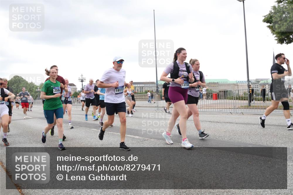 29.06.2025 - hella hamburg halbmarathon Lena Gebhardt http://msf.ph/oto/8279471 29.06.2025 10:54:51 Lombardsbrücke 2586, 19111, 13733, 138, 1198, 1949, 2084, 2244, 2532, 2566, 2586, 2632, 3002, 3274, 3761, 3795, 3857, 4191, 4192, 4971, 5185, 5216, 5392, 5500, 5727, 5882, 5933, 5993, 6023, 6279, 6839, 6944, 6982, 7238, 7986, 8012, 8186, 9130, 9521, 9596, 10109, 10331, 10471, 10686, 11033, 11226, 11287, 11567, 11569, 11737, 11788, 11908, 12147, 12148, 12240, 12268, 12270, 12930, 13272, 13283, 13548, 13944, 13945, 13979, 13980, 14515 meine-sportfotos.de