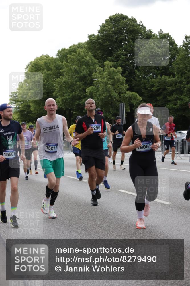29.06.2025 - hella hamburg halbmarathon Jannik Wohlers http://msf.ph/oto/8279490 29.06.2025 10:34:56 Lombardsbrücke 1717, 1821, 2001, 2198, 2376, 2751, 3828, 3958, 4564, 4703, 4704, 4965, 5027, 5531, 5793, 6029, 6189, 6365, 6471, 6859, 7267, 7927, 8249, 8296, 8567, 10393, 10531, 10565, 11233, 11320, 11359, 11565, 11838, 11839, 11886, 12062, 12326, 12338, 12625, 13414, 13539, 13805, 14392, 14735, 15211, 15601, 15704, 15783, 16002, 16010, 16431, 16690, 16710, 16860, 17526, 17690, 17749, 17935, 18054, 18269, 18375, 18823, 18912, 19061 meine-sportfotos.de