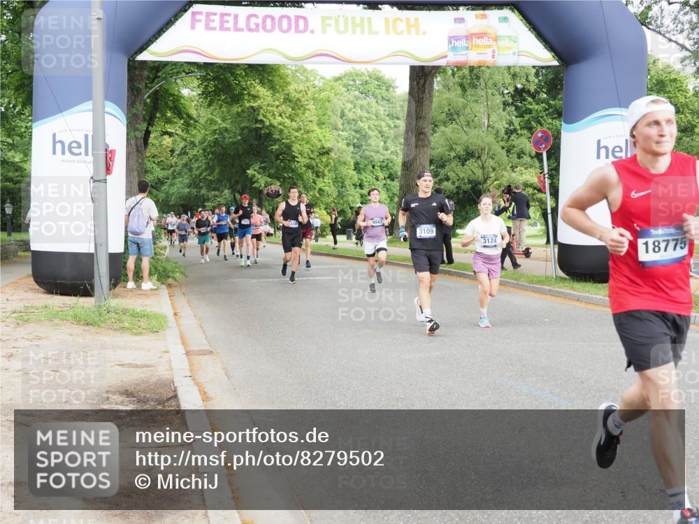29.06.2025 - hella hamburg halbmarathon MichiJ http://msf.ph/oto/8279502 29.06.2025 10:31:58 Zwischen KM18-KM19 3109, 3124, 11469, 14667, 14798, 14861, 15862, 15932, 16105, 16301, 16314, 16547, 16677, 18775 meine-sportfotos.de