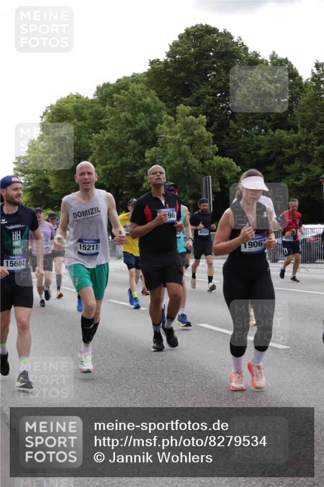 29.06.2025 - hella hamburg halbmarathon Jannik Wohlers http://msf.ph/oto/8279534 29.06.2025 10:34:57 Lombardsbrücke 1717, 1821, 2001, 2198, 2376, 2751, 3828, 3958, 4333, 4564, 4703, 4704, 4965, 5027, 5531, 5793, 6029, 6189, 6365, 6471, 6746, 6859, 7267, 7927, 8249, 8296, 8567, 9470, 10393, 10531, 10565, 11233, 11320, 11359, 11565, 11838, 11839, 11886, 12062, 12326, 12338, 12625, 13414, 13539, 13805, 14392, 14735, 15211, 15601, 15704, 15783, 16002, 16010, 16431, 16690, 16710, 16860, 17331, 17526, 17689, 17690, 17749, 17935, 17974, 18054, 18269, 18375, 18823, 18912, 19061 meine-sportfotos.de