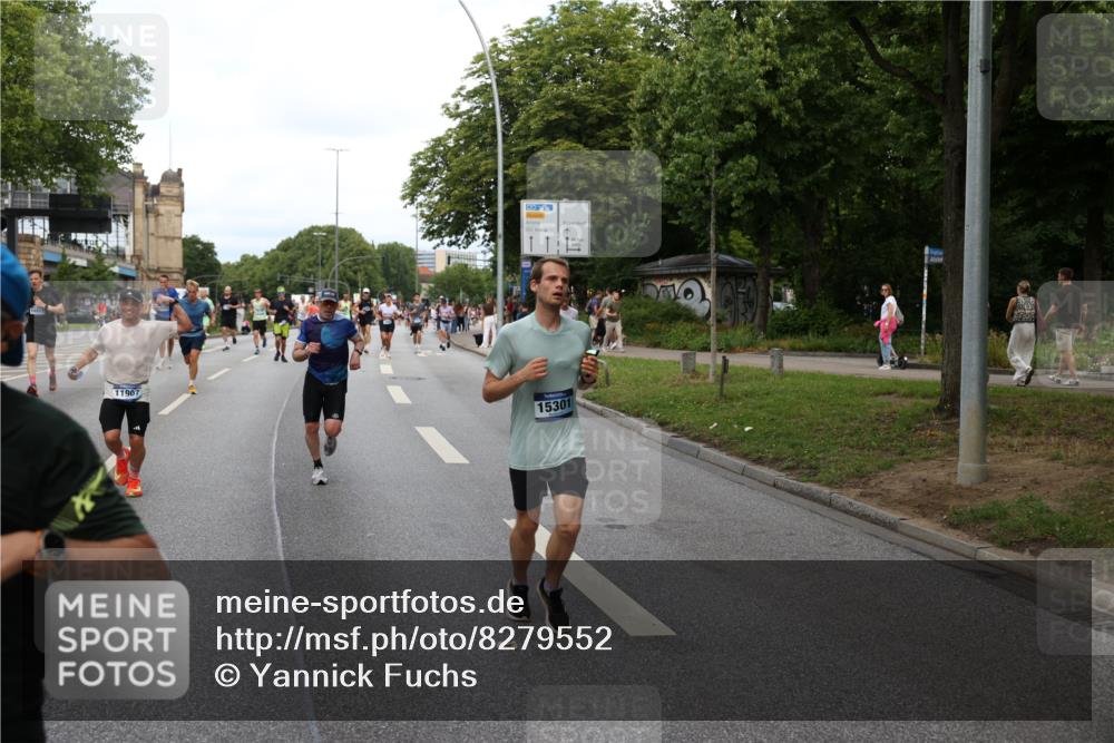 29.06.2025 - hella hamburg halbmarathon Yannick Fuchs http://msf.ph/oto/8279552 29.06.2025 10:37:23 20KM 1353, 1675, 1735, 2653, 4229, 4235, 5011, 5124, 5477, 7035, 7734, 9364, 9371, 9534, 9833, 10251, 11177, 11907, 12839, 13746, 13807, 14226, 14447, 14560, 14813, 15255, 15297, 15301, 15328, 15535, 15706, 15851, 15921, 16333, 16677, 17177, 17733, 17911, 18004, 18274, 18275, 18304, 18632, 18659, 18680, 18987 meine-sportfotos.de