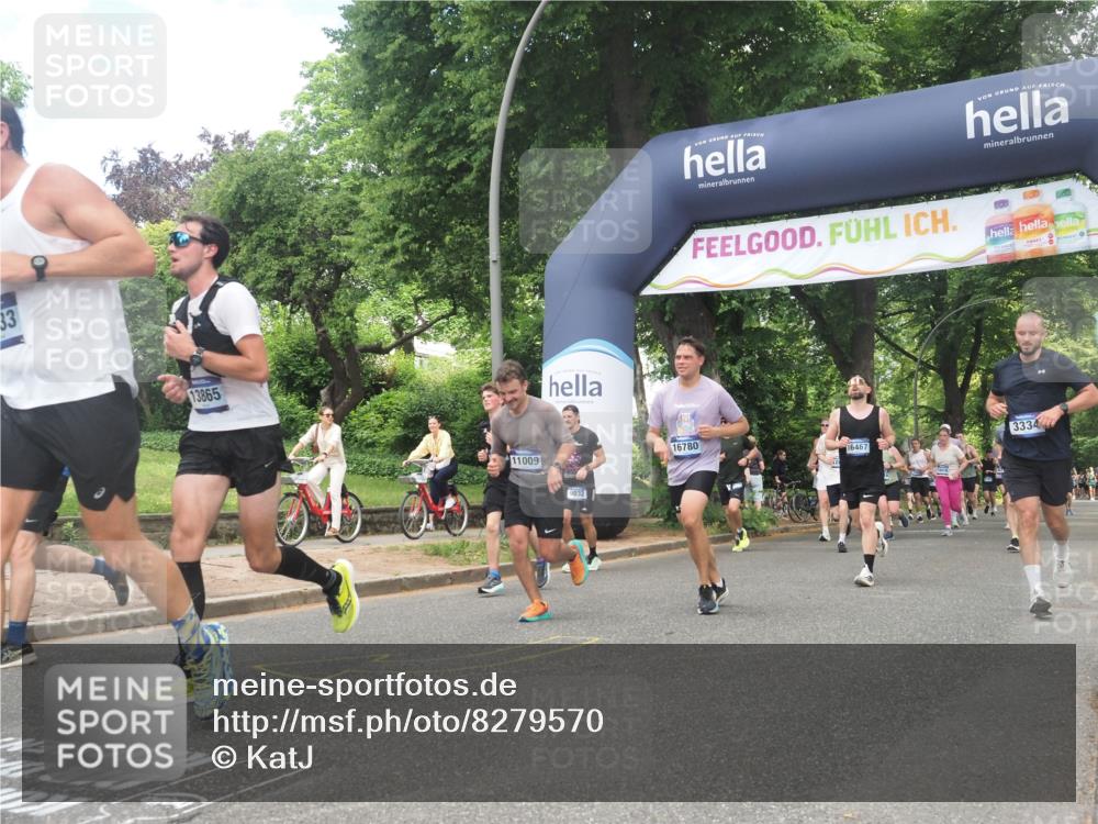 29.06.2025 - hella hamburg halbmarathon KatJ http://msf.ph/oto/8279570 29.06.2025 10:40:38 Zwischen KM18-KM19 3334, 3999, 6723, 7232, 7918 meine-sportfotos.de