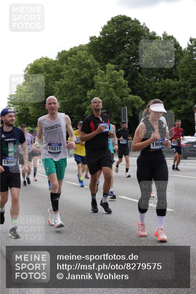 29.06.2025 - hella hamburg halbmarathon Jannik Wohlers http://msf.ph/oto/8279575 29.06.2025 10:34:57 Lombardsbrücke 1717, 1821, 2001, 2198, 2376, 2751, 3828, 3958, 4333, 4564, 4703, 4704, 4965, 5027, 5531, 5793, 6029, 6189, 6365, 6471, 6746, 6859, 7267, 7927, 8249, 8296, 8567, 9470, 10393, 10531, 10565, 11233, 11320, 11359, 11565, 11838, 11839, 11886, 12062, 12326, 12338, 12625, 13414, 13539, 13805, 14392, 14735, 15211, 15601, 15704, 15783, 16002, 16010, 16431, 16690, 16710, 16860, 17331, 17526, 17689, 17690, 17749, 17935, 17974, 18054, 18269, 18375, 18823, 18912, 19061 meine-sportfotos.de