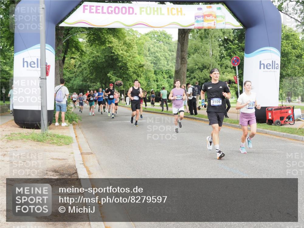 29.06.2025 - hella hamburg halbmarathon MichiJ http://msf.ph/oto/8279597 29.06.2025 10:31:59 Zwischen KM18-KM19 3109, 3124, 9043, 11469, 14667, 14798, 14861, 15862, 15932, 16105, 16314, 16547, 16677, 18775 meine-sportfotos.de