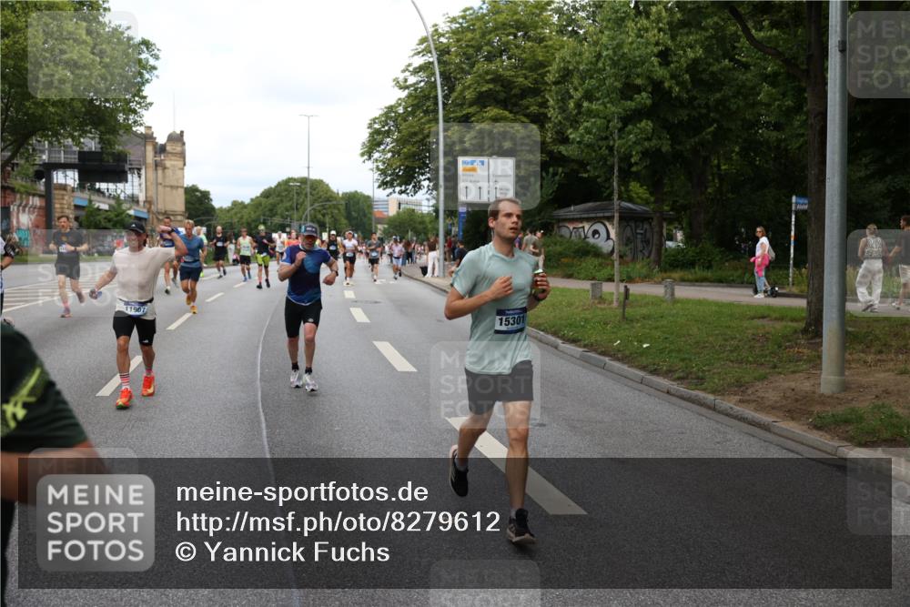 29.06.2025 - hella hamburg halbmarathon Yannick Fuchs http://msf.ph/oto/8279612 29.06.2025 10:37:24 20KM 1353, 1675, 1735, 2653, 4229, 4235, 5011, 5124, 5477, 9364, 9371, 9534, 9833, 10099, 10251, 11177, 11907, 12723, 12839, 13746, 13807, 14226, 14447, 14560, 14813, 15255, 15297, 15301, 15328, 15535, 15706, 15851, 15921, 16333, 16677, 17177, 17733, 17911, 18004, 18274, 18275, 18304, 18632, 18659, 18680, 18987 meine-sportfotos.de
