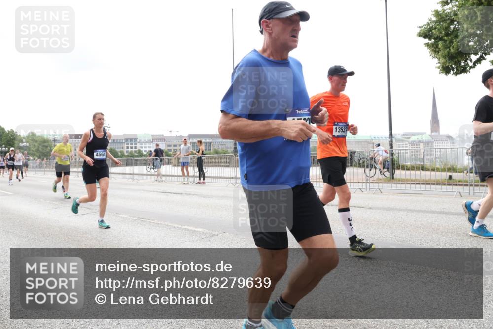 29.06.2025 - hella hamburg halbmarathon Lena Gebhardt http://msf.ph/oto/8279639 29.06.2025 10:35:14 Lombardsbrücke 4564, 13537, 1284, 1497, 1717, 1821, 1849, 2001, 2198, 2355, 2376, 2751, 3409, 3828, 3958, 4333, 4564, 4703, 4704, 4884, 4965, 5027, 5240, 5531, 5793, 6029, 6189, 6310, 6335, 6365, 6379, 6397, 6471, 6746, 6803, 6859, 7020, 7267, 7299, 7927, 8249, 8296, 8369, 8567, 8793, 9248, 9470, 10358, 10393, 10464, 10531, 10565, 10606, 11122, 11233, 11320, 11359, 11565, 11646, 11838, 11839, 11886, 12019, 12062, 12236, 12326, 12382, 12764 meine-sportfotos.de