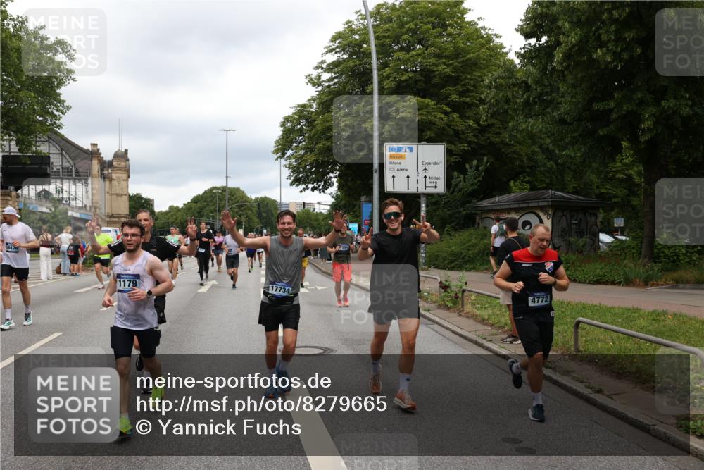 29.06.2025 - hella hamburg halbmarathon Yannick Fuchs http://msf.ph/oto/8279665 29.06.2025 10:49:39 20KM 1179, 1193, 1834, 2612, 3037, 3058, 3668, 4249, 4951, 5643, 5672, 6569, 6591, 6924, 7147, 7221, 7594, 7976, 8255, 8573, 8691, 9361, 9562, 10582, 11039, 11231, 12196, 12545, 13234, 13236, 13470, 13474, 14365, 15184, 15300, 15484, 15584, 15818, 15884, 16176, 16213, 16401, 16521, 16786, 17133, 17259, 17615, 17640, 17642, 17734, 17940, 18064, 18212, 18290, 18340, 18495, 18741, 18746, 18835, 19047, 19120, 19152 meine-sportfotos.de