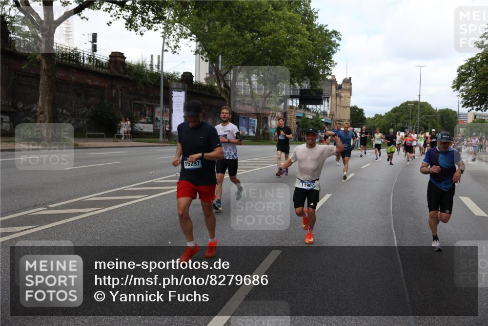 29.06.2025 - hella hamburg halbmarathon Yannick Fuchs http://msf.ph/oto/8279686 29.06.2025 10:37:24 20KM 1353, 1675, 1735, 2653, 4229, 4235, 5011, 5124, 5477, 9364, 9371, 9534, 9833, 10099, 10251, 11177, 11907, 12723, 12839, 13746, 13807, 14226, 14447, 14560, 14813, 15255, 15297, 15301, 15328, 15535, 15706, 15851, 15921, 16333, 16677, 17177, 17733, 17911, 18004, 18274, 18275, 18304, 18632, 18659, 18680, 18987 meine-sportfotos.de