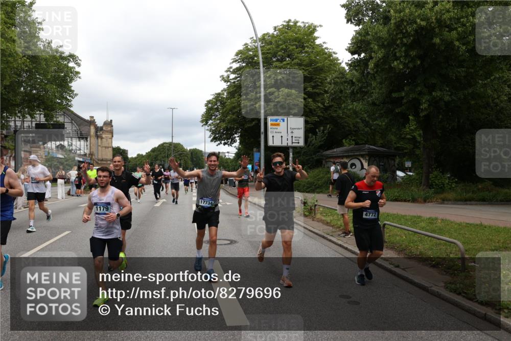 29.06.2025 - hella hamburg halbmarathon Yannick Fuchs http://msf.ph/oto/8279696 29.06.2025 10:49:39 20KM 1179, 1193, 1834, 2612, 3037, 3058, 3668, 4249, 4951, 5643, 5672, 6569, 6591, 6924, 7147, 7221, 7594, 7976, 8255, 8573, 8691, 9361, 9562, 10582, 11039, 11231, 12196, 12545, 13234, 13236, 13470, 13474, 14365, 15184, 15300, 15484, 15584, 15818, 15884, 16176, 16213, 16401, 16521, 16786, 17133, 17259, 17615, 17640, 17642, 17734, 17940, 18064, 18212, 18290, 18340, 18495, 18741, 18746, 18835, 19047, 19120, 19152 meine-sportfotos.de