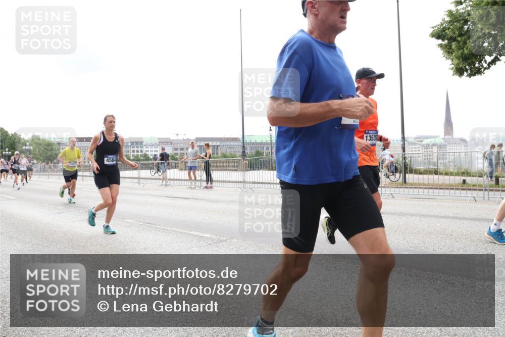 29.06.2025 - hella hamburg halbmarathon Lena Gebhardt http://msf.ph/oto/8279702 29.06.2025 10:35:14 Lombardsbrücke 4564, 13537, 1284, 1497, 1717, 1821, 1849, 2001, 2198, 2355, 2376, 2751, 3409, 3828, 3958, 4333, 4564, 4703, 4704, 4884, 4965, 5027, 5240, 5531, 5793, 6029, 6189, 6310, 6335, 6365, 6379, 6397, 6471, 6746, 6803, 6859, 7020, 7267, 7299, 7927, 8249, 8296, 8369, 8567, 8793, 9248, 9470, 10358, 10393, 10464, 10531, 10565, 10606, 11122, 11233, 11320, 11359, 11565, 11646, 11838, 11839, 11886, 12019, 12062, 12236, 12326, 12382, 12764 meine-sportfotos.de
