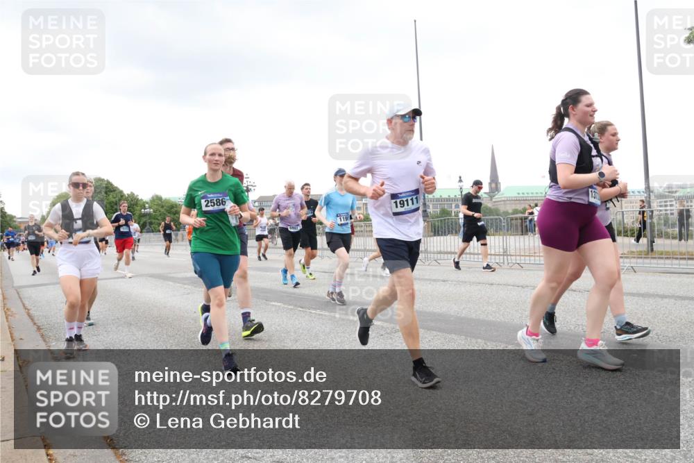 29.06.2025 - hella hamburg halbmarathon Lena Gebhardt http://msf.ph/oto/8279708 29.06.2025 10:54:52 Lombardsbrücke 16443, 2586, 119, 19111, 137, 0000, 1198, 1949, 2084, 2244, 2452, 2532, 2566, 2586, 2632, 3002, 3274, 3761, 3795, 3857, 4191, 4192, 4971, 5185, 5216, 5392, 5500, 5727, 5882, 5933, 5993, 6023, 6279, 6395, 6396, 6839, 6944, 6982, 7238, 7986, 8012, 8186, 9130, 9521, 9596, 10109, 10331, 10471, 10686, 11033, 11226, 11287, 11567, 11569, 11737, 11788, 11908, 12147, 12148, 12240, 12268, 12270, 12930, 13272, 13283, 13548, 13944, 13945, 13979, 13980, 14515 meine-sportfotos.de