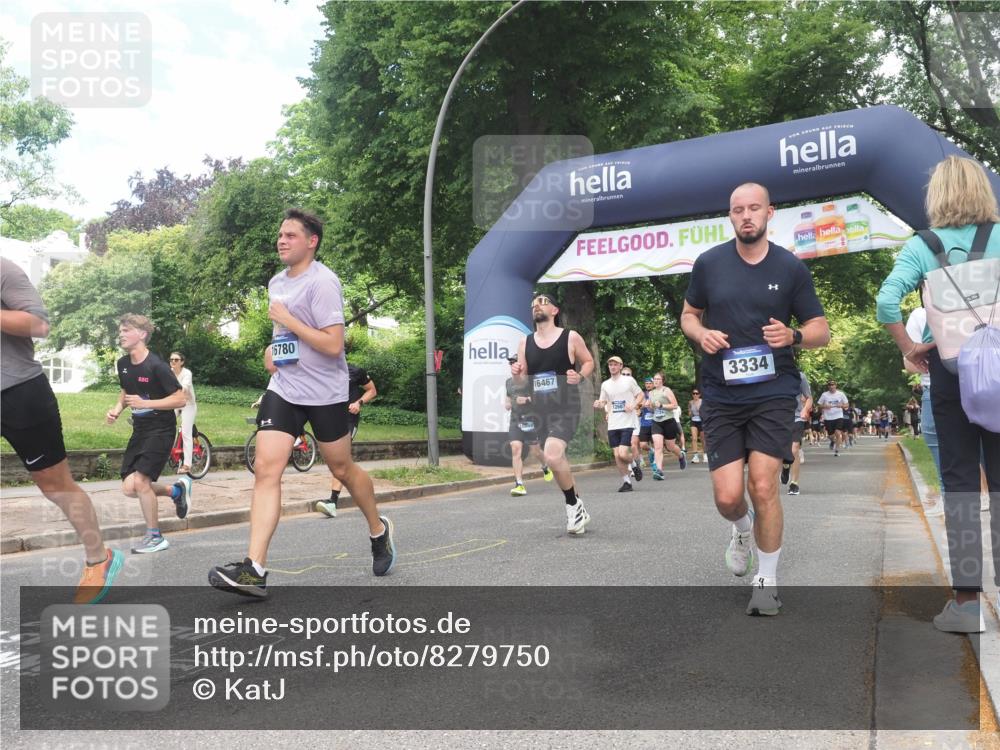 29.06.2025 - hella hamburg halbmarathon KatJ http://msf.ph/oto/8279750 29.06.2025 10:40:39 Zwischen KM18-KM19 3334, 3999, 6723, 7918 meine-sportfotos.de