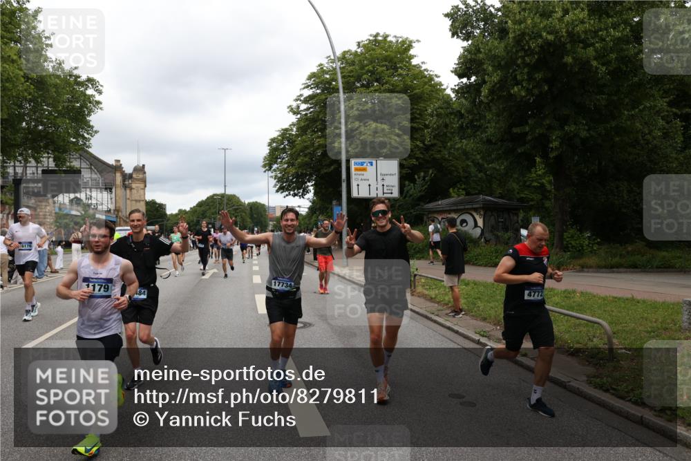 29.06.2025 - hella hamburg halbmarathon Yannick Fuchs http://msf.ph/oto/8279811 29.06.2025 10:49:39 20KM 1179, 1193, 1834, 2612, 3037, 3058, 3668, 4249, 4951, 5643, 5672, 6569, 6591, 6924, 7147, 7221, 7594, 7976, 8255, 8573, 8691, 9361, 9562, 10582, 11039, 11231, 12196, 12545, 13234, 13236, 13470, 13474, 14365, 15184, 15300, 15484, 15584, 15818, 15884, 16176, 16213, 16401, 16521, 16786, 17133, 17259, 17615, 17640, 17642, 17734, 17940, 18064, 18212, 18290, 18340, 18495, 18741, 18746, 18835, 19047, 19120, 19152 meine-sportfotos.de