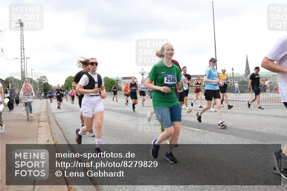 29.06.2025 - hella hamburg halbmarathon Lena Gebhardt http://msf.ph/oto/8279829 29.06.2025 10:54:52 Lombardsbrücke 5882, 2586, 6502, 1198, 1949, 2084, 2244, 2452, 2532, 2566, 2586, 2632, 3002, 3274, 3761, 3795, 3857, 4191, 4192, 4971, 5185, 5216, 5392, 5500, 5727, 5882, 5933, 5993, 6023, 6279, 6395, 6396, 6839, 6944, 6982, 7238, 7986, 8012, 8186, 9130, 9521, 9596, 10109, 10331, 10471, 10686, 11033, 11226, 11287, 11567, 11569, 11737, 11788, 11908, 12147, 12148, 12240, 12268, 12270, 12930, 13272, 13283, 13548, 13944, 13945, 13979, 13980, 14515 meine-sportfotos.de