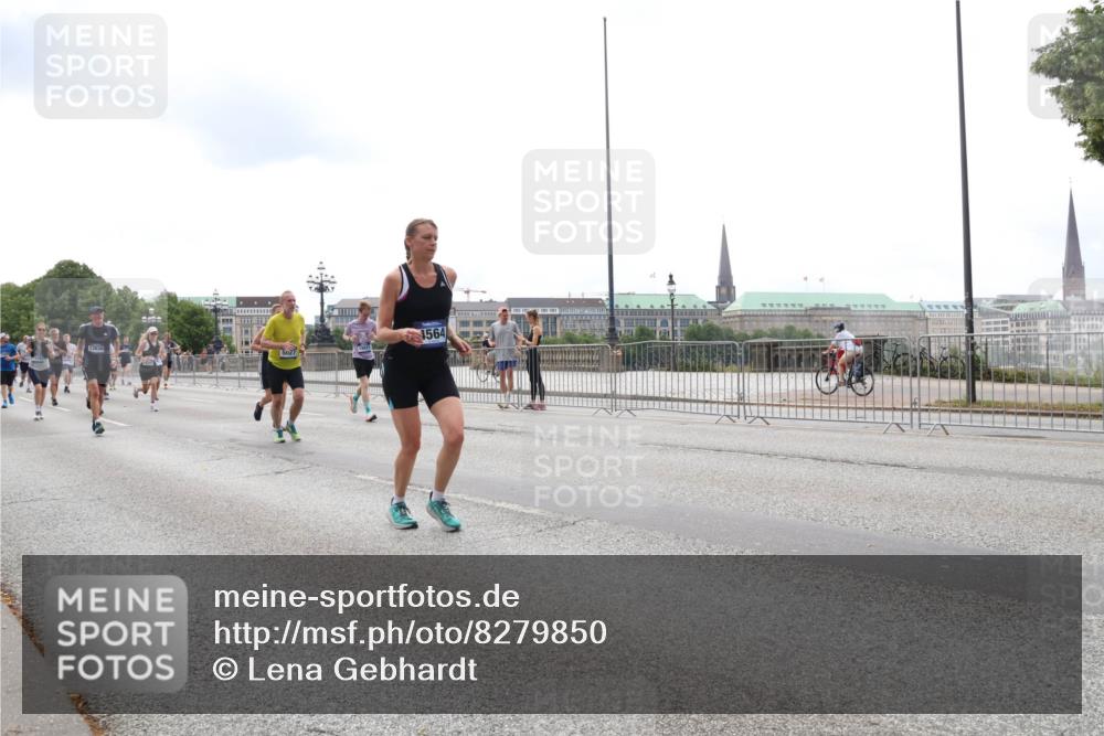 29.06.2025 - hella hamburg halbmarathon Lena Gebhardt http://msf.ph/oto/8279850 29.06.2025 10:35:14 Lombardsbrücke 13539, 1564, 1284, 1497, 1717, 1821, 1849, 2001, 2198, 2355, 2376, 2751, 3409, 3828, 3958, 4333, 4564, 4703, 4704, 4884, 4965, 5027, 5240, 5531, 5793, 6029, 6189, 6310, 6335, 6365, 6379, 6397, 6471, 6746, 6803, 6859, 7020, 7267, 7299, 7927, 8249, 8296, 8369, 8567, 8793, 9248, 9470, 10358, 10393, 10464, 10531, 10565, 10606, 11122, 11233, 11320, 11359, 11565, 11646, 11838, 11839, 11886, 12019, 12062, 12236, 12326, 12382, 12764 meine-sportfotos.de