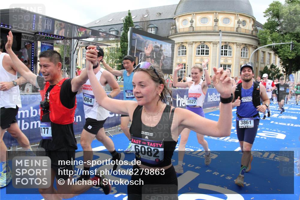29.06.2025 - hella hamburg halbmarathon Michael Strokosch http://msf.ph/oto/8279863 29.06.2025 10:54:21 Ziel 1267, 3103, 3177, 3861, 6082, 6084, 6512, 7274, 8223, 11430, 13033, 13289, 13803, 15169, 15946, 16527, 16574, 16750, 16879, 17087, 17698, 18268 meine-sportfotos.de
