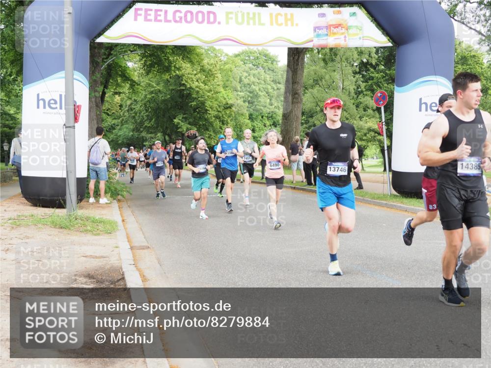29.06.2025 - hella hamburg halbmarathon MichiJ http://msf.ph/oto/8279884 29.06.2025 10:32:04 Zwischen KM18-KM19 3124, 6490, 6705, 7451, 9043, 13746, 14385, 14861, 18775 meine-sportfotos.de