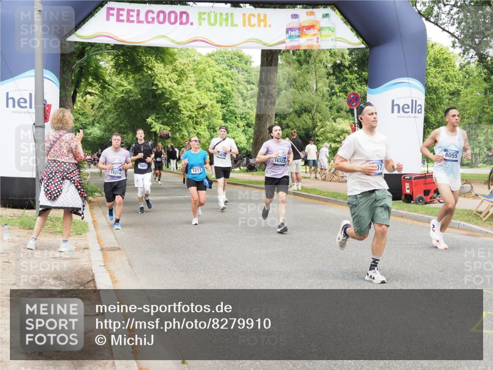 29.06.2025 - hella hamburg halbmarathon MichiJ http://msf.ph/oto/8279910 29.06.2025 10:57:38 Zwischen KM18-KM19 1213, 2110, 4007, 7881, 8055, 14679, 15531, 16323, 18957 meine-sportfotos.de