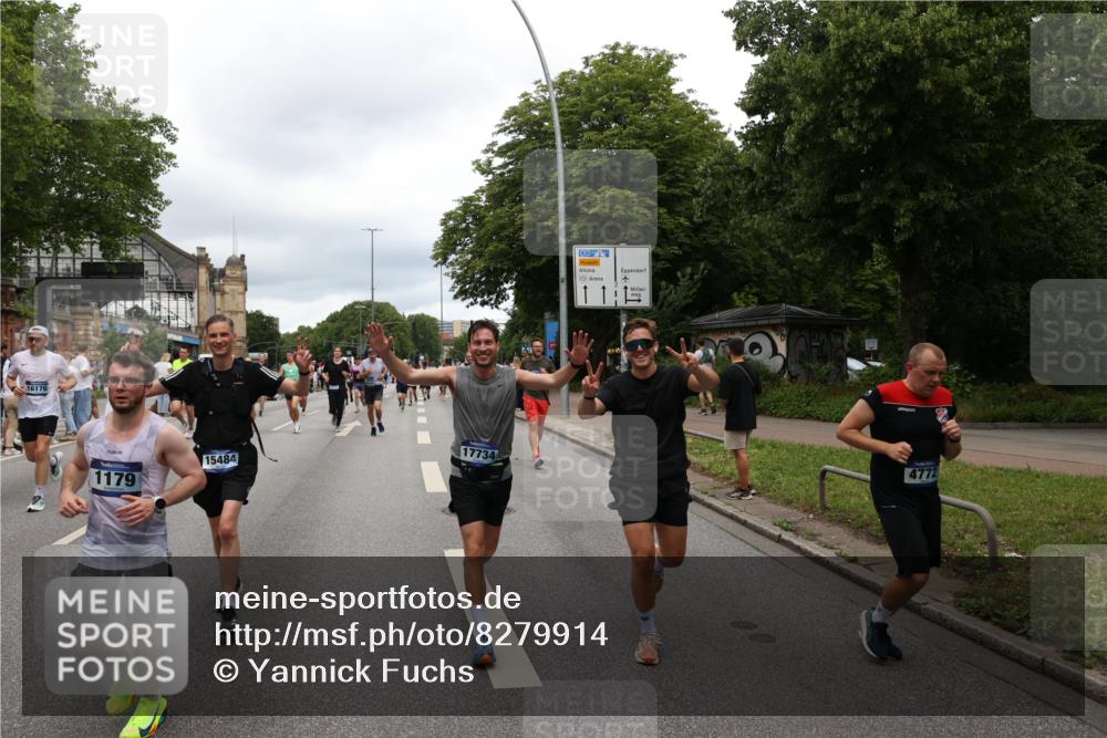 29.06.2025 - hella hamburg halbmarathon Yannick Fuchs http://msf.ph/oto/8279914 29.06.2025 10:49:40 20KM 1179, 1193, 1834, 2612, 3058, 3668, 4951, 5643, 5672, 6569, 6591, 6924, 7147, 7594, 7976, 8255, 8573, 8691, 9361, 9562, 10582, 11039, 12196, 12545, 13234, 13236, 13470, 13474, 14365, 15184, 15300, 15484, 15584, 15818, 15884, 16176, 16213, 16375, 16401, 16521, 16786, 17133, 17259, 17615, 17640, 17642, 17734, 17940, 18064, 18212, 18290, 18325, 18340, 18495, 18741, 18746, 18835, 19120, 19152 meine-sportfotos.de