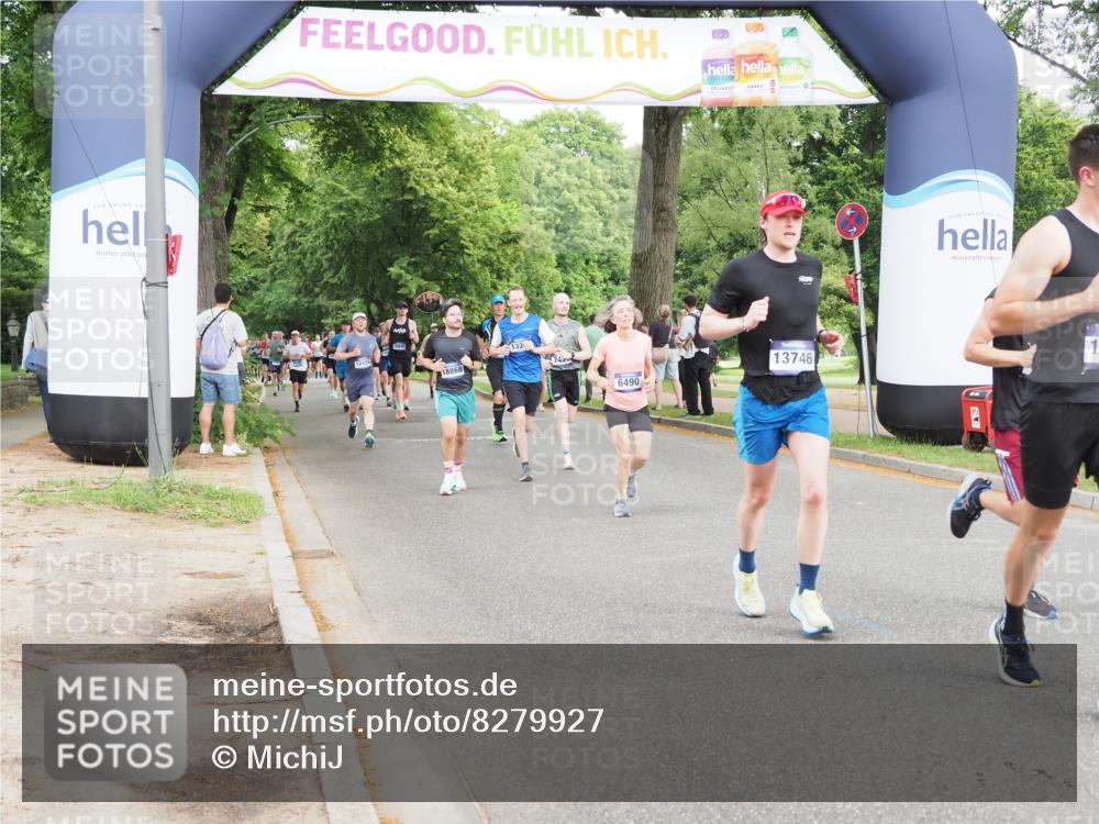 29.06.2025 - hella hamburg halbmarathon MichiJ http://msf.ph/oto/8279927 29.06.2025 10:32:04 Zwischen KM18-KM19 3124, 6490, 6705, 7451, 9043, 13746, 14385, 14861, 18775 meine-sportfotos.de