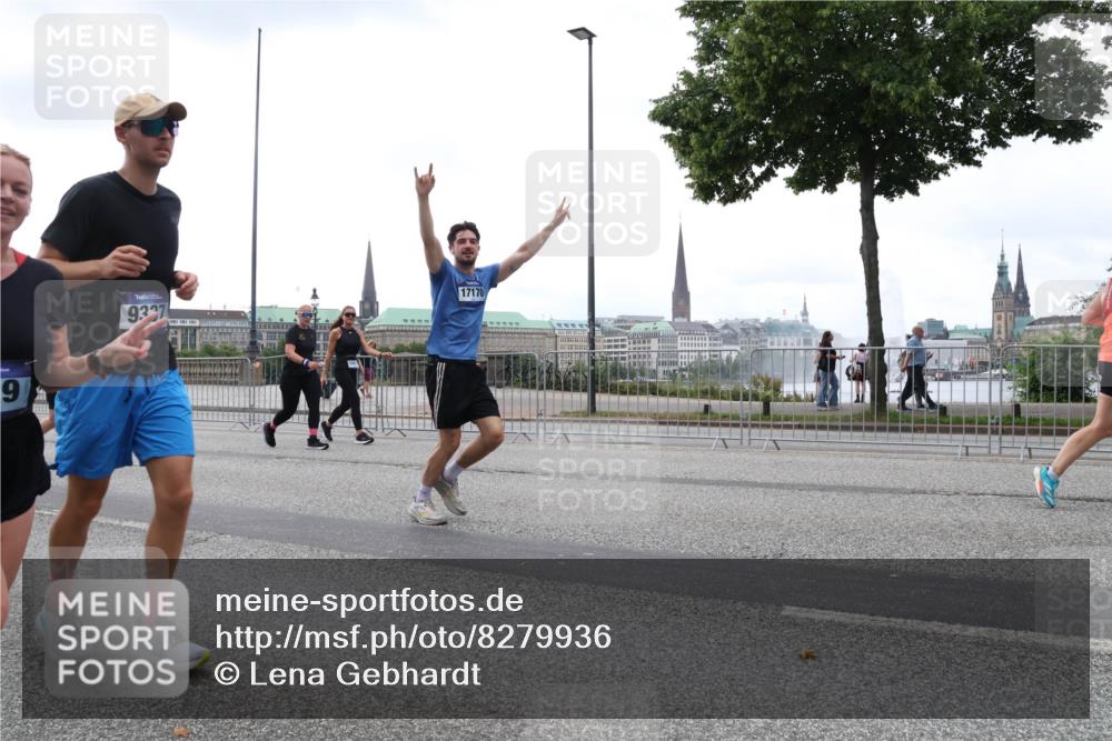 29.06.2025 - hella hamburg halbmarathon Lena Gebhardt http://msf.ph/oto/8279936 29.06.2025 10:46:29 Lombardsbrücke 1371, 1375, 1429, 1465, 1532, 1608, 1837, 1999, 2162, 2423, 2500, 2697, 2773, 2813, 2951, 3277, 3406, 3410, 3469, 3734, 4119, 4202, 4223, 4296, 4342, 4355, 4448, 4604, 5697, 5700, 5703, 5769, 5770, 5854, 5892, 6068, 6124, 6161, 6392, 7303, 7364, 7368, 7374, 7767, 7894, 7960, 7983, 8047, 8477, 8551, 8700, 9129, 9337, 9426, 9445, 9691, 10153, 10230, 11358, 11361, 11876, 11910, 12298, 12333, 12507, 12522, 13969, 14261, 15852, 16882, 16987 meine-sportfotos.de