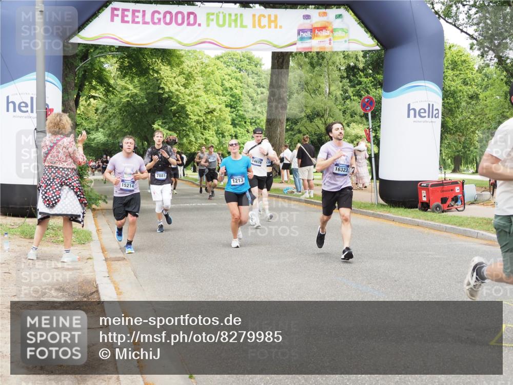 29.06.2025 - hella hamburg halbmarathon MichiJ http://msf.ph/oto/8279985 29.06.2025 10:57:39 Zwischen KM18-KM19 1213, 2110, 4007, 7881, 8055, 14679, 15214, 15531, 16323, 16938 meine-sportfotos.de