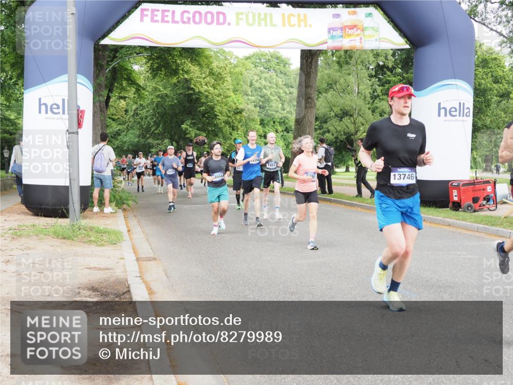 29.06.2025 - hella hamburg halbmarathon MichiJ http://msf.ph/oto/8279989 29.06.2025 10:32:04 Zwischen KM18-KM19 3124, 6490, 6705, 7451, 9043, 13746, 14385, 14861, 18775 meine-sportfotos.de