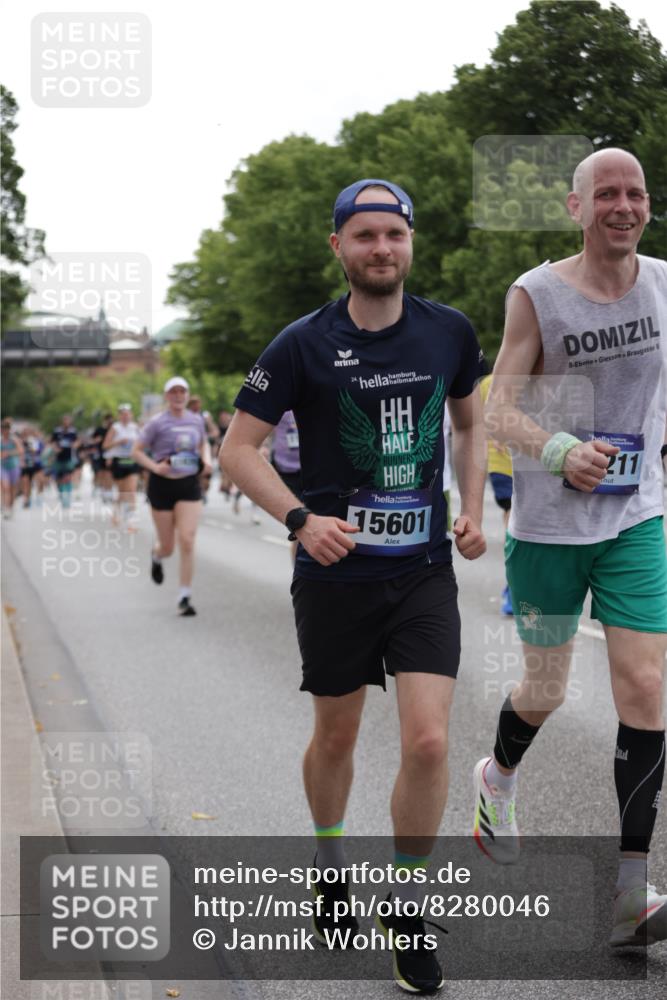 29.06.2025 - hella hamburg halbmarathon Jannik Wohlers http://msf.ph/oto/8280046 29.06.2025 10:34:58 Lombardsbrücke 1717, 1821, 2001, 2198, 2376, 2751, 3828, 3958, 4333, 4703, 4704, 4965, 5027, 5240, 5531, 5793, 6029, 6189, 6365, 6471, 6746, 6859, 7267, 7927, 8249, 8296, 8567, 9470, 10393, 10531, 10565, 11233, 11320, 11359, 11565, 11838, 11839, 11886, 12062, 12326, 12338, 12625, 13414, 13539, 13805, 14392, 14735, 15211, 15601, 15704, 15783, 16002, 16010, 16431, 16690, 16710, 16860, 17331, 17526, 17689, 17690, 17749, 17883, 17935, 17974, 18054, 18269, 18375, 18823, 18912, 19061 meine-sportfotos.de
