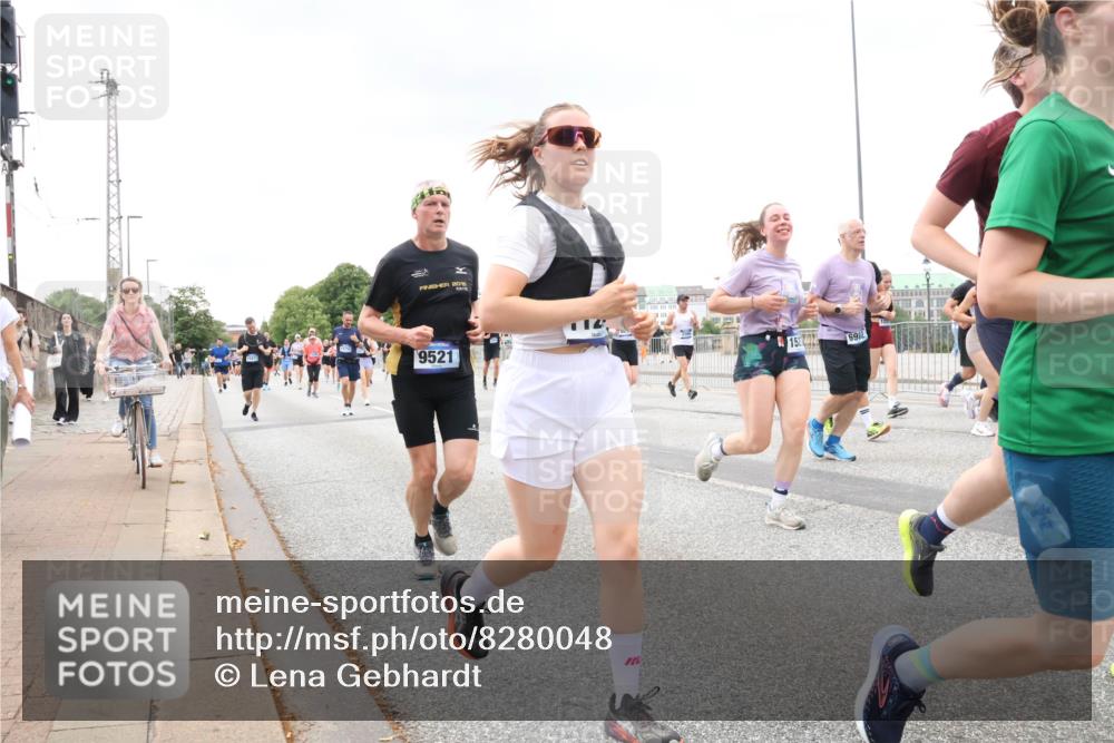 29.06.2025 - hella hamburg halbmarathon Lena Gebhardt http://msf.ph/oto/8280048 29.06.2025 10:54:53 Lombardsbrücke 201, 9521, 152105, 6982, 1013, 1198, 1949, 2084, 2090, 2244, 2452, 2532, 2566, 2586, 2632, 3002, 3274, 3761, 3795, 3857, 4191, 4192, 4971, 5185, 5216, 5392, 5500, 5727, 5882, 5933, 5993, 6023, 6279, 6395, 6396, 6839, 6944, 6982, 7238, 7986, 8012, 8186, 9521, 9596, 10109, 10331, 10471, 10686, 11033, 11226, 11287, 11567, 11569, 11737, 11788, 11908, 12147, 12148, 12240, 12268, 12270, 12930, 13272, 13283, 13548, 13944, 13945, 13979, 13980, 14515 meine-sportfotos.de