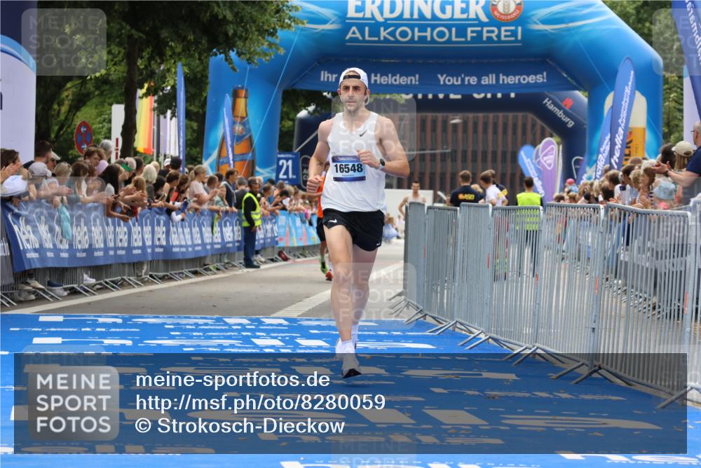 29.06.2025 - hella hamburg halbmarathon Strokosch-Dieckow http://msf.ph/oto/8280059 29.06.2025 10:22:49 Ziel 11624, 16548 meine-sportfotos.de
