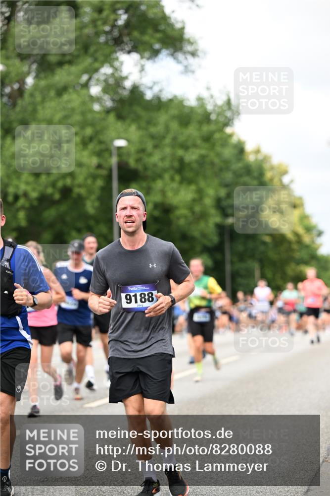 29.06.2025 - hella hamburg halbmarathon Dr. Thomas Lammeyer http://msf.ph/oto/8280088 29.06.2025 10:36:45 Kennedybrücke 1237, 1640, 1647, 2268, 2959, 3660, 3670, 3753, 4857, 5110, 5783, 5871, 5941, 6228, 6252, 6312, 6315, 6642, 7387, 7468, 7531, 7749, 7789, 8625, 8840, 8914, 9010, 9188, 9206, 9542, 9765, 9812, 10002, 10013, 10111, 10203, 10354, 10470, 10624, 10828, 11076, 11205 meine-sportfotos.de