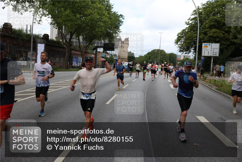 29.06.2025 - hella hamburg halbmarathon Yannick Fuchs http://msf.ph/oto/8280155 29.06.2025 10:37:25 20KM 1353, 1675, 1735, 2653, 4229, 4235, 5011, 5124, 5477, 9364, 9371, 9534, 10099, 10251, 11177, 11907, 12723, 12839, 13746, 13807, 14226, 14447, 14560, 14813, 15255, 15297, 15301, 15328, 15535, 15706, 15851, 15921, 16333, 16677, 17733, 17911, 18004, 18274, 18275, 18304, 18632, 18659, 18680, 18987 meine-sportfotos.de